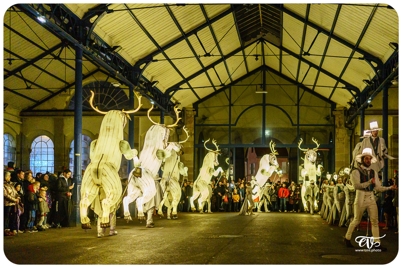 PARADE AMOUREUSE (CIE REMUE MENAGE)